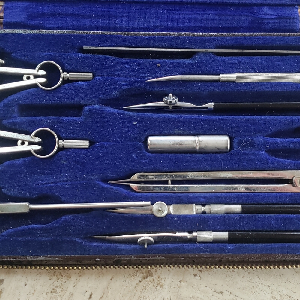 Drafting Compass Set and Case - Picture 4 of 4